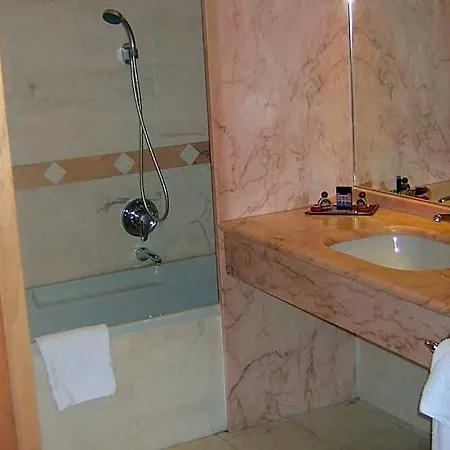 Park Potenziani Ξενοδοχείο 4*