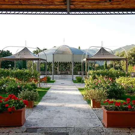 Park Potenziani מלון